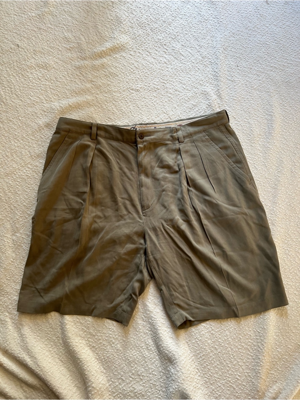 Tommy Bahama 100% Silk Herringbone Pleated Shorts - Size 40
